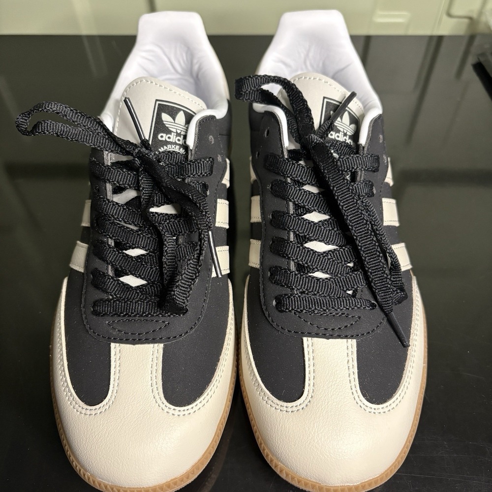 Women's OG Sambas Black Sneaker. Size 7 1/2 New in Box (NIB)